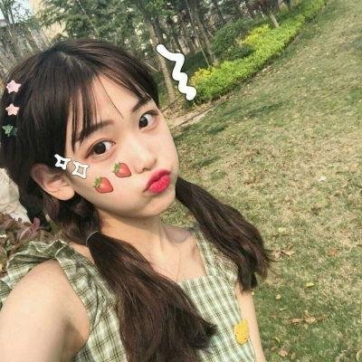 向生命跳舞的女孩海报